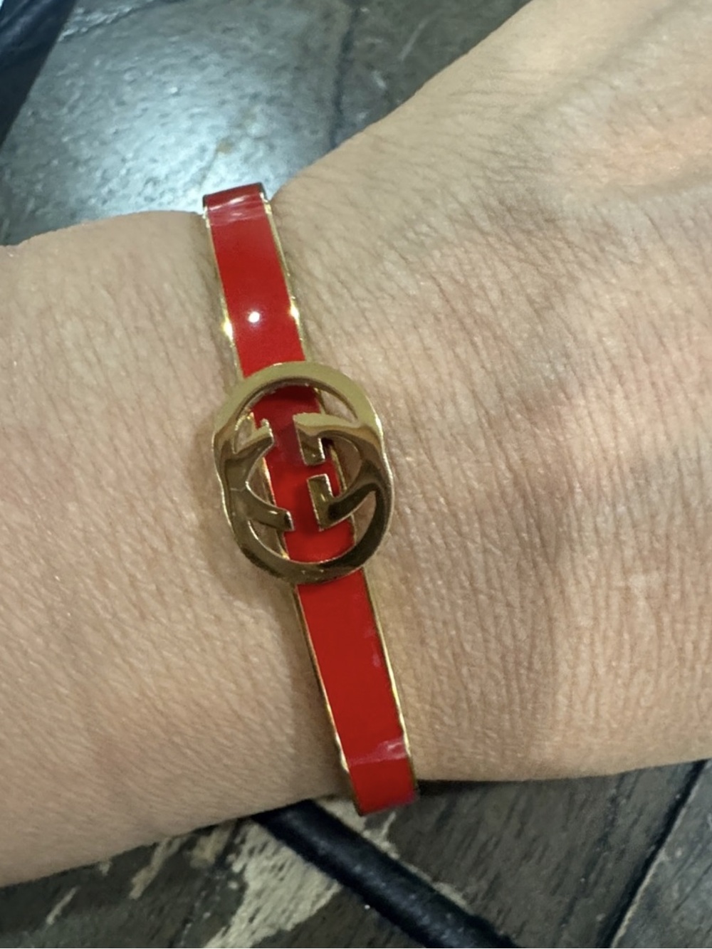 Red Enamel Gold-Tone Interlocking G Bangle Bracelet